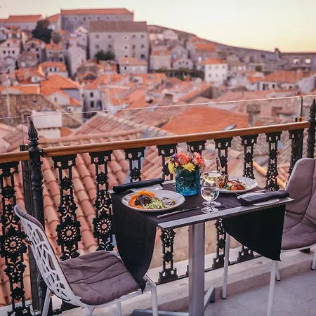 アパート プリイェコ パレス