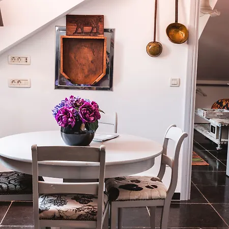 プリイェコ パレス アパート