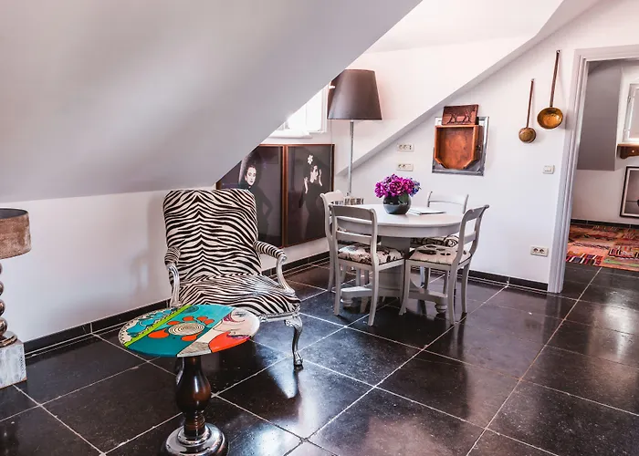 普利耶科宫殿酒店 *